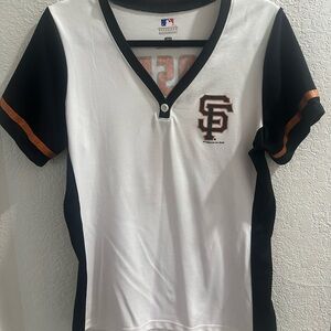 Women’s MLB Giants Team Shirt Jersey Look